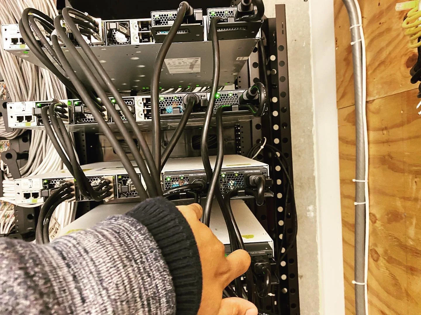 Cable management and switch deployment